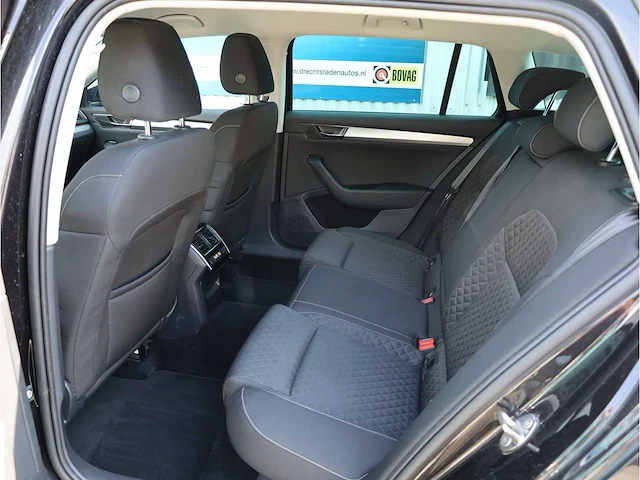 Skoda superb combi iv 1.4 tsi phev 218pk automaat 2020 - afbeelding 4 van  32