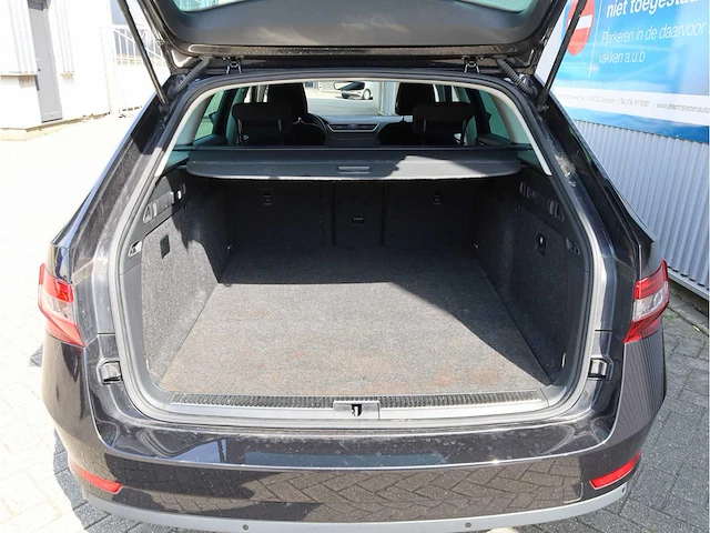Skoda superb combi iv 1.4 tsi phev 218pk automaat 2020 - afbeelding 5 van  32