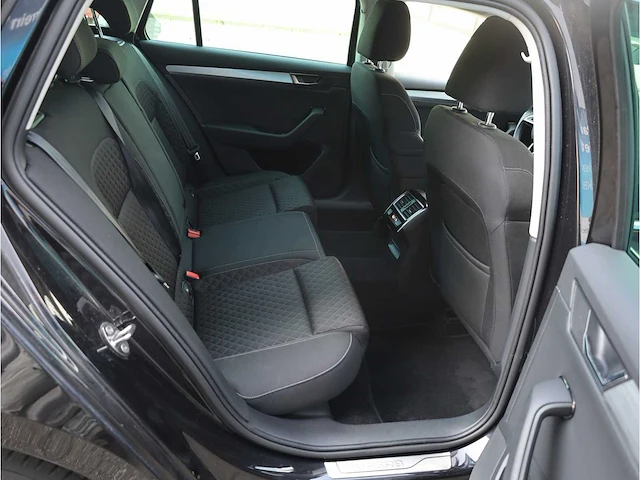 Skoda superb combi iv 1.4 tsi phev 218pk automaat 2020 - afbeelding 7 van  32