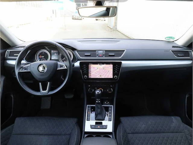 Skoda superb combi iv 1.4 tsi phev 218pk automaat 2020 - afbeelding 11 van  32