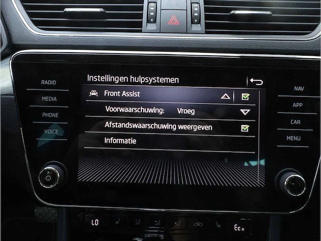 Skoda superb combi iv 1.4 tsi phev 218pk automaat 2020 - afbeelding 17 van  32