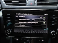 Skoda superb combi iv 1.4 tsi phev 218pk automaat 2020 - afbeelding 17 van  32
