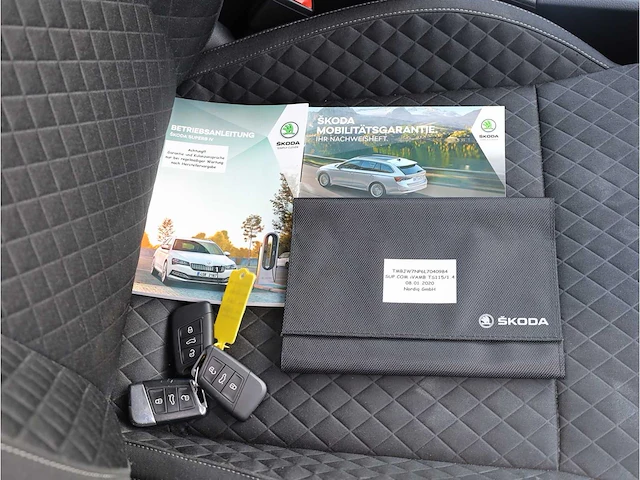 Skoda superb combi iv 1.4 tsi phev 218pk automaat 2020 - afbeelding 21 van  32