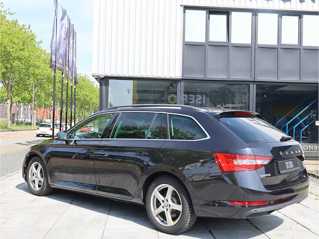 Skoda superb combi iv 1.4 tsi phev 218pk automaat 2020 - afbeelding 23 van  32