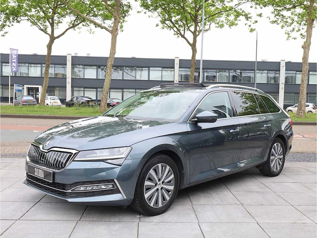 Skoda superb combi iv 1.4 tsi phev 218pk automaat 2021 - afbeelding 2 van  46