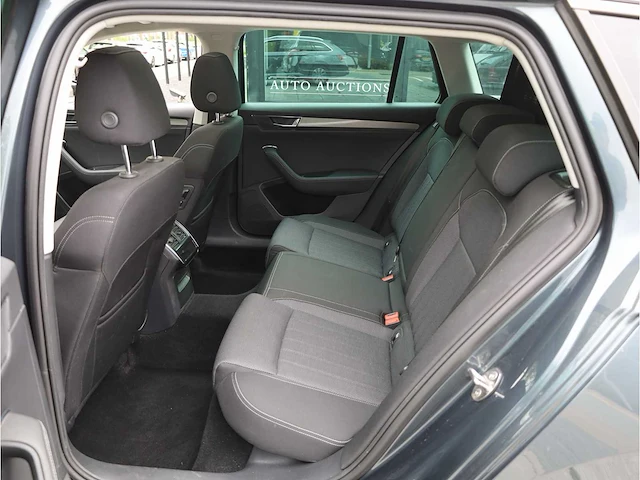 Skoda superb combi iv 1.4 tsi phev 218pk automaat 2021 - afbeelding 41 van  46