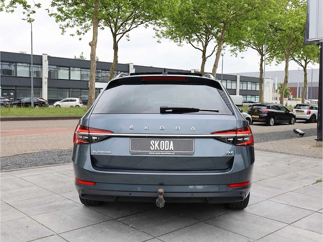 Skoda superb combi iv 1.4 tsi phev 218pk automaat 2021 - afbeelding 42 van  46