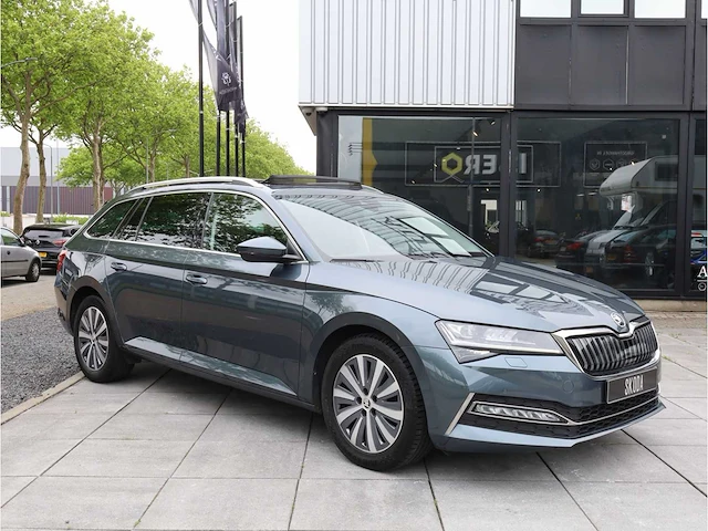 Skoda superb combi iv 1.4 tsi phev 218pk automaat 2021 - afbeelding 45 van  46