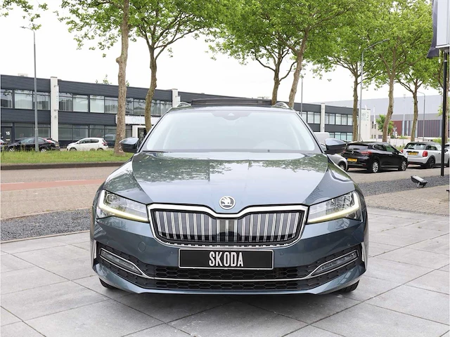 Skoda superb combi iv 1.4 tsi phev 218pk automaat 2021 - afbeelding 46 van  46