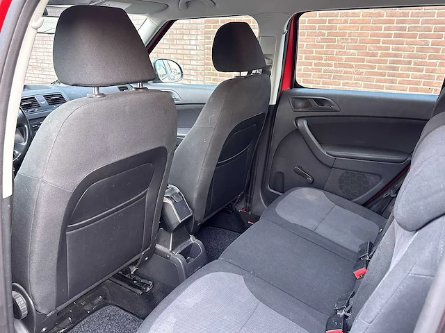 Skoda yeti 1.2 tsi active plus 2010 | 04-lkf-1 i - afbeelding 16 van  27