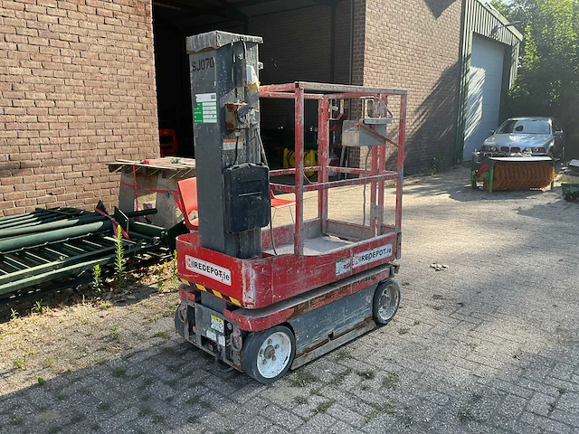 Skyjack sj12 hoogwerker - afbeelding 1 van  6