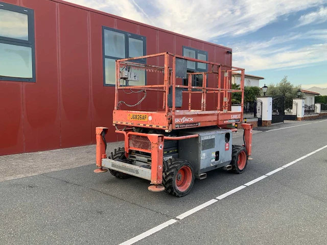 Skyjack sj6826rt ruwterrein hoogwerker 4x4 - afbeelding 19 van  25