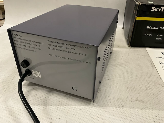 Skytronic it450 isolatie transformer 230v / 50hz (4x) - afbeelding 4 van  5