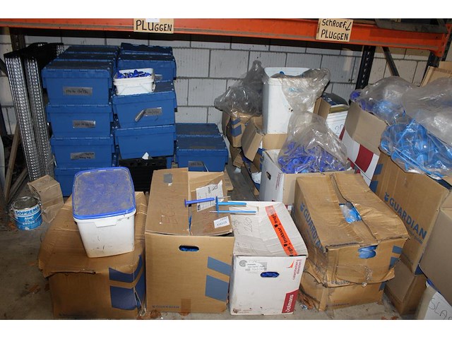 Slagpluggen t.b.v. isolatiemateriaal. - afbeelding 1 van  4