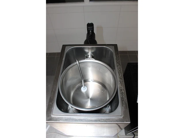 Slagroomapparaat sanomat eurocream auto 6 liter. afmeting 30 x 40 x 50 cm. - afbeelding 4 van  5