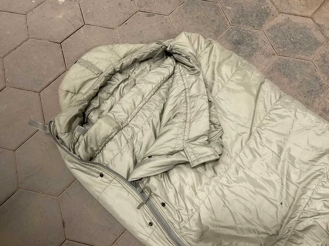 Sleeping bag - afbeelding 3 van  3
