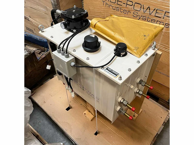 Sleipner tb60 60l hydraulic oil tank bulkhead 24v - afbeelding 1 van  9