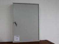Sleutelkast met 100 posities. afmeting 38 x 8 x 55cm. - afbeelding 2 van  2