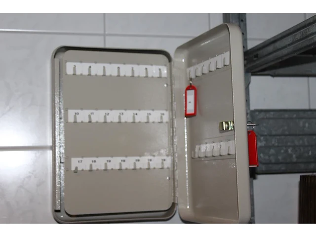 Sleutelkastje met 58 posities afm. 21 x 8 x 30 cm - afbeelding 3 van  4