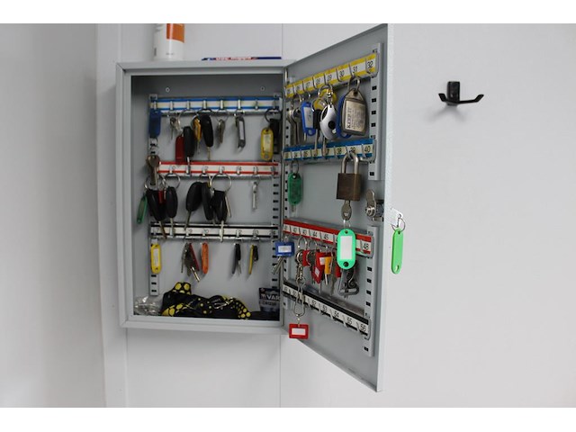 Sleutelkastje phoenix met 56 posities. afmeting 30 x 8 x 45 cm. - afbeelding 2 van  2