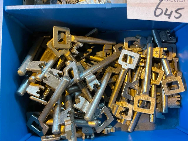 Sleutels en deurbeslag - afbeelding 4 van  9