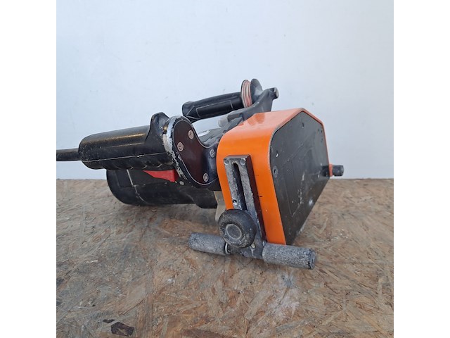 Sleuvenzaagmachine 230 v ~ mtd, sd1500, bouwjaar 2016 - afbeelding 1 van  5