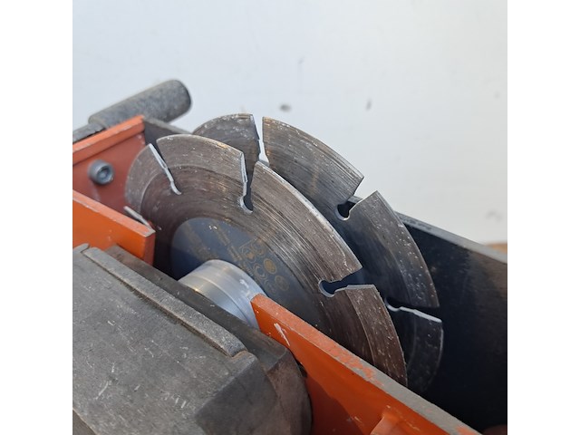 Sleuvenzaagmachine 230 v ~ mtd, sd1500, bouwjaar 2016 - afbeelding 4 van  5