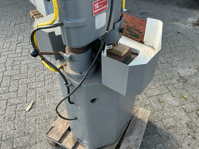 Slijpmachine fabriek ijmuiden zwenkarm vlakslijpmachine - afbeelding 6 van  7