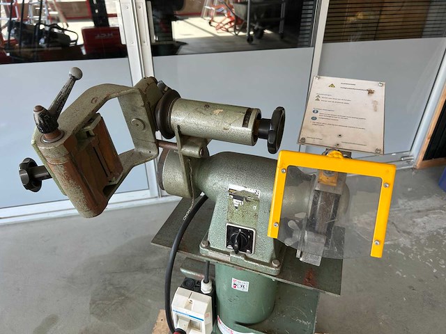 Slijpmachine op standard - afbeelding 3 van  8