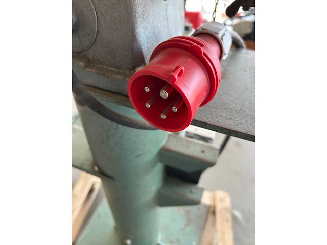 Slijpmachine op standard - afbeelding 8 van  8