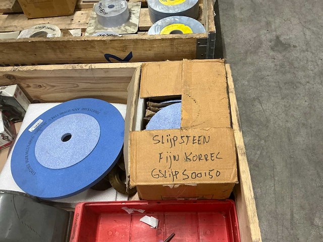 Slijpstenen en staalborstels - afbeelding 7 van  7