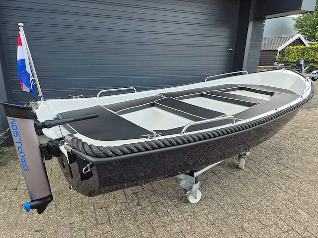 Sloep 430 elegance + kussenset + epropulsion elite - afbeelding 7 van  10