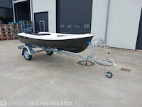 Sloep met buitenboordmotor 4 pk tohatsu, trailer en kussenset seafinder, 370, blauw, bouwjaar 2021