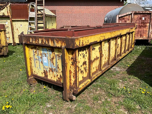 Smalle gesloten afzetcontainer / smalle gesloten optrekcontainer - afbeelding 1 van  7