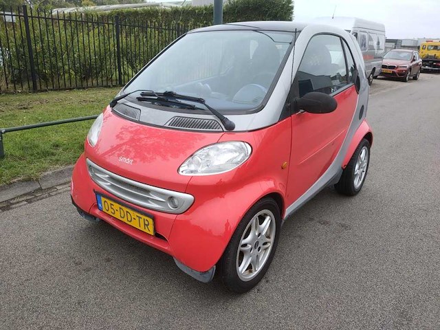 Smart - 1999 - city-coupé - smart & passion - 05-dd-tr - afbeelding 1 van  11