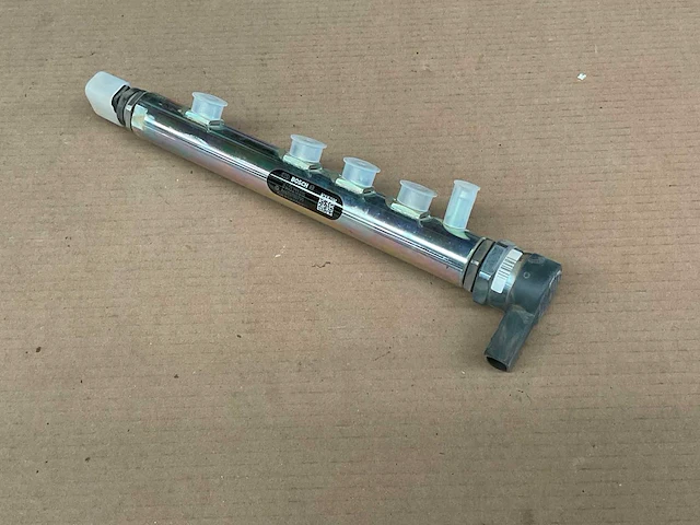 Smart a6600700795 fuel distributor (7x) - afbeelding 1 van  6