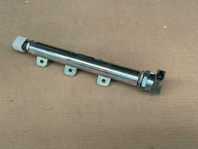 Smart a6600700795 fuel distributor (7x) - afbeelding 2 van  6