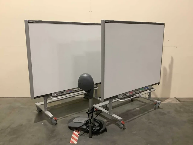 Smart board sb680 whiteboards (2x) - afbeelding 3 van  6