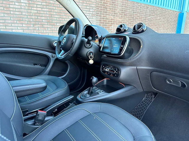 Smart fortwo cabrio eq comfort plus 18 kwh | s-424-tb - afbeelding 24 van  33