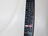Smart tv finlux. 42 inch met muurbeugel en afstandsbediening. - afbeelding 2 van  2
