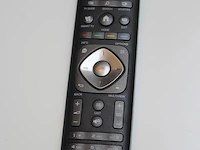 Smart tv philips 43 inch met muurbeugel en afstandsbediening. - afbeelding 2 van  2