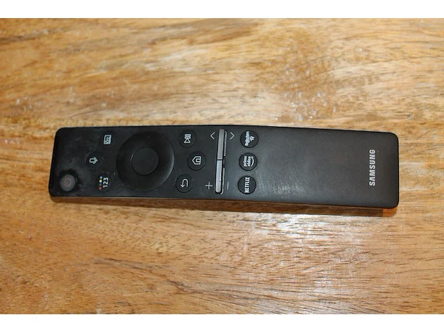 Smart tv samsung ue50tu8072u met muurbeugel met afstandsbediening. reeds gedemonteerd - afbeelding 2 van  2