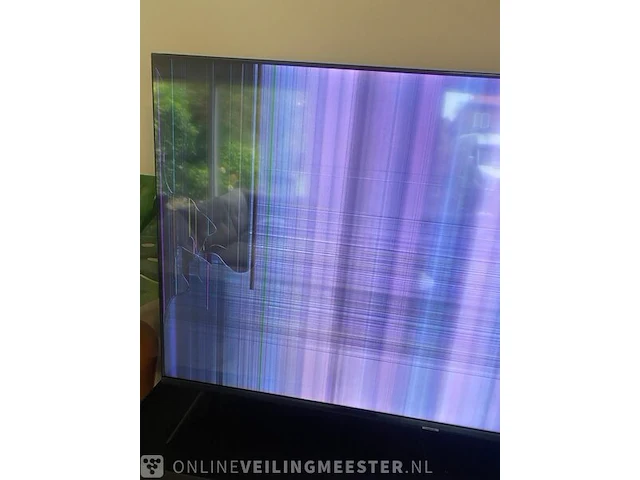 Smarttv (scherm gebroken) samsung, crystal uhd 65au7040, 2022 - afbeelding 2 van  3