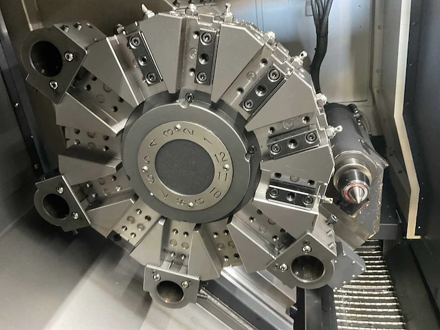 Smec - sl2500l - cnc lathe - 2017 - afbeelding 23 van  23