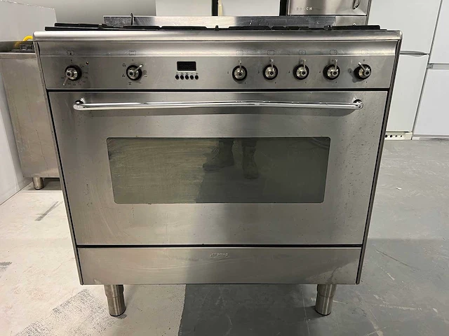 Smeg - complete inbouw koel/vries kombinatie + smeg 5 pits gasfornuis + acer laptop - afbeelding 3 van  29