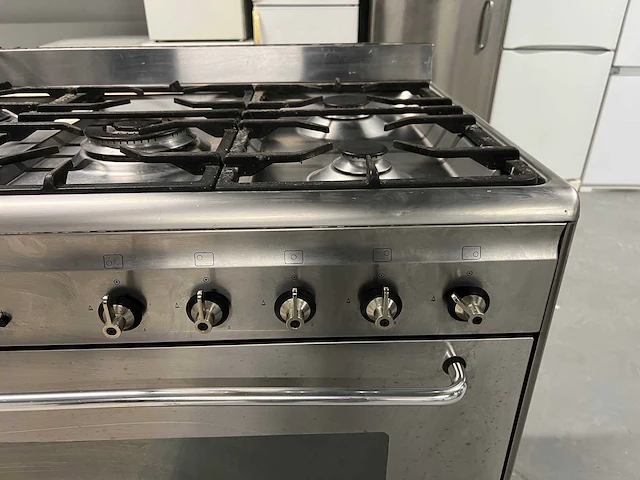 Smeg - complete inbouw koel/vries kombinatie + smeg 5 pits gasfornuis + acer laptop - afbeelding 6 van  29