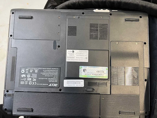Smeg - complete inbouw koel/vries kombinatie + smeg 5 pits gasfornuis + acer laptop - afbeelding 29 van  29