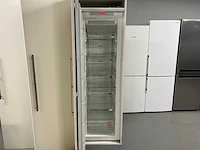 Smeg - complete inbouw koel/vries kombinatie + smeg 5 pits gasfornuis + acer laptop - afbeelding 27 van  29