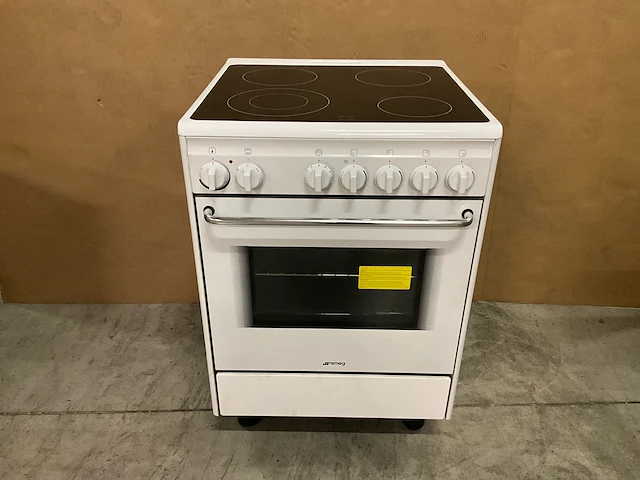 Smeg cb66ces1 vrijstaand keramisch fornuis wit 60cm - afbeelding 1 van  9