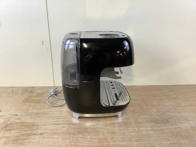Smeg egf03bleu handmatige espressomachine - afbeelding 4 van  6